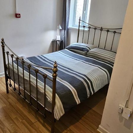 No Frills & Nothing Fancy 1 Bed Studio City Centre Cardiff Ngoại thất bức ảnh