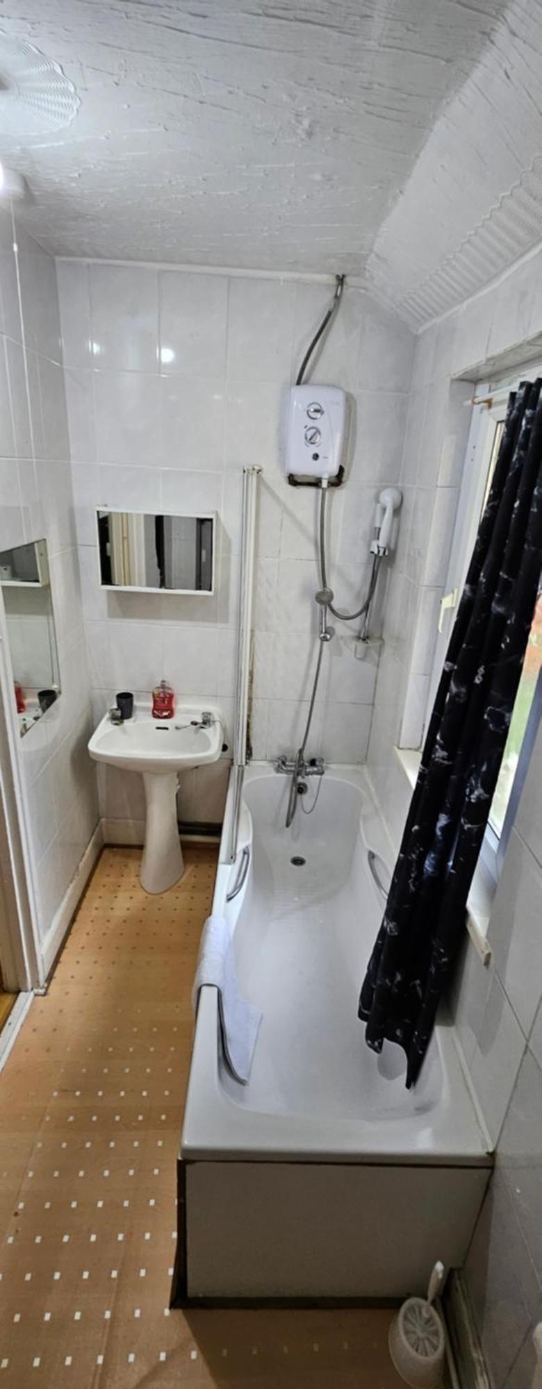 No Frills & Nothing Fancy 1 Bed Studio City Centre Cardiff Ngoại thất bức ảnh